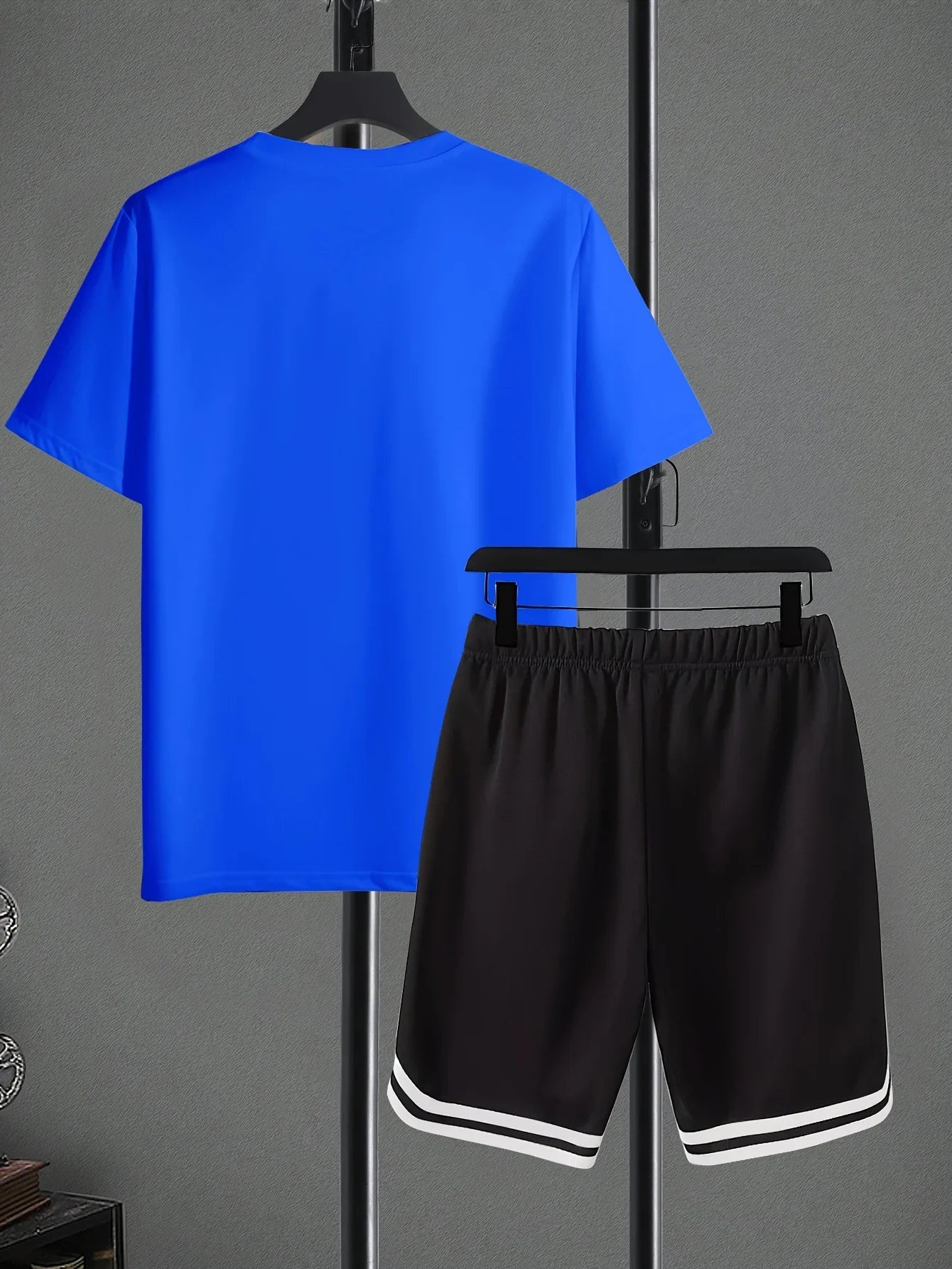 youth set for Summer 2025 featuring letter prints is a vibrant and fashionable streetwear