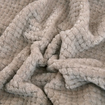 Fluffy Coral Velvet Blanket Flannel Plush Comfortable Thickened and Warm Soft Sofa Throw Blanket for Air-Conditioned Room Luxury