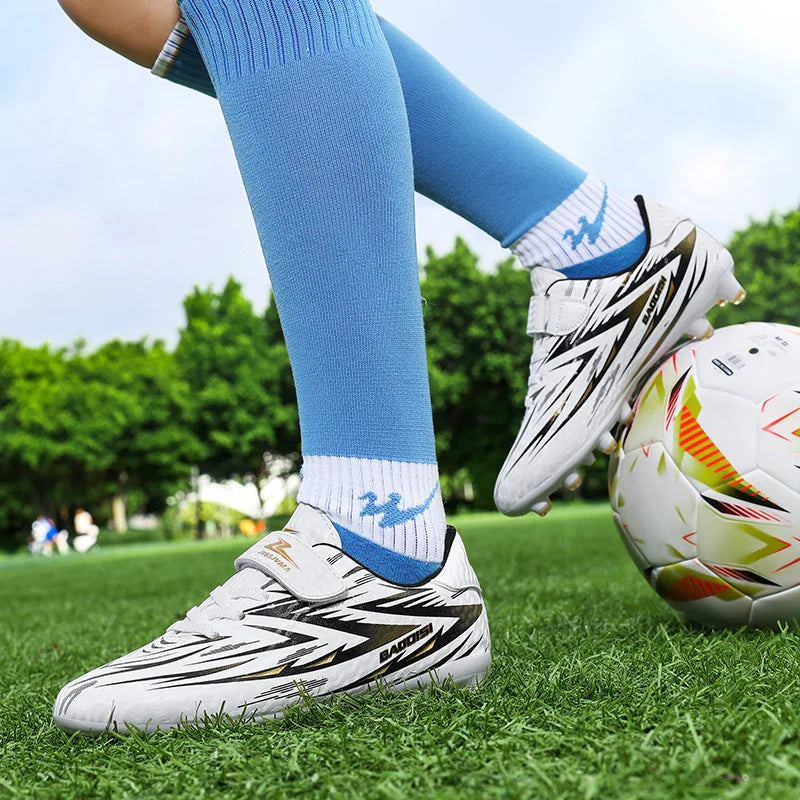New Football Shoes Children Non Slip Society Cleats Soccer Shoes Kids Indoor Football Field Boots Fast Professional Sneaker28-39