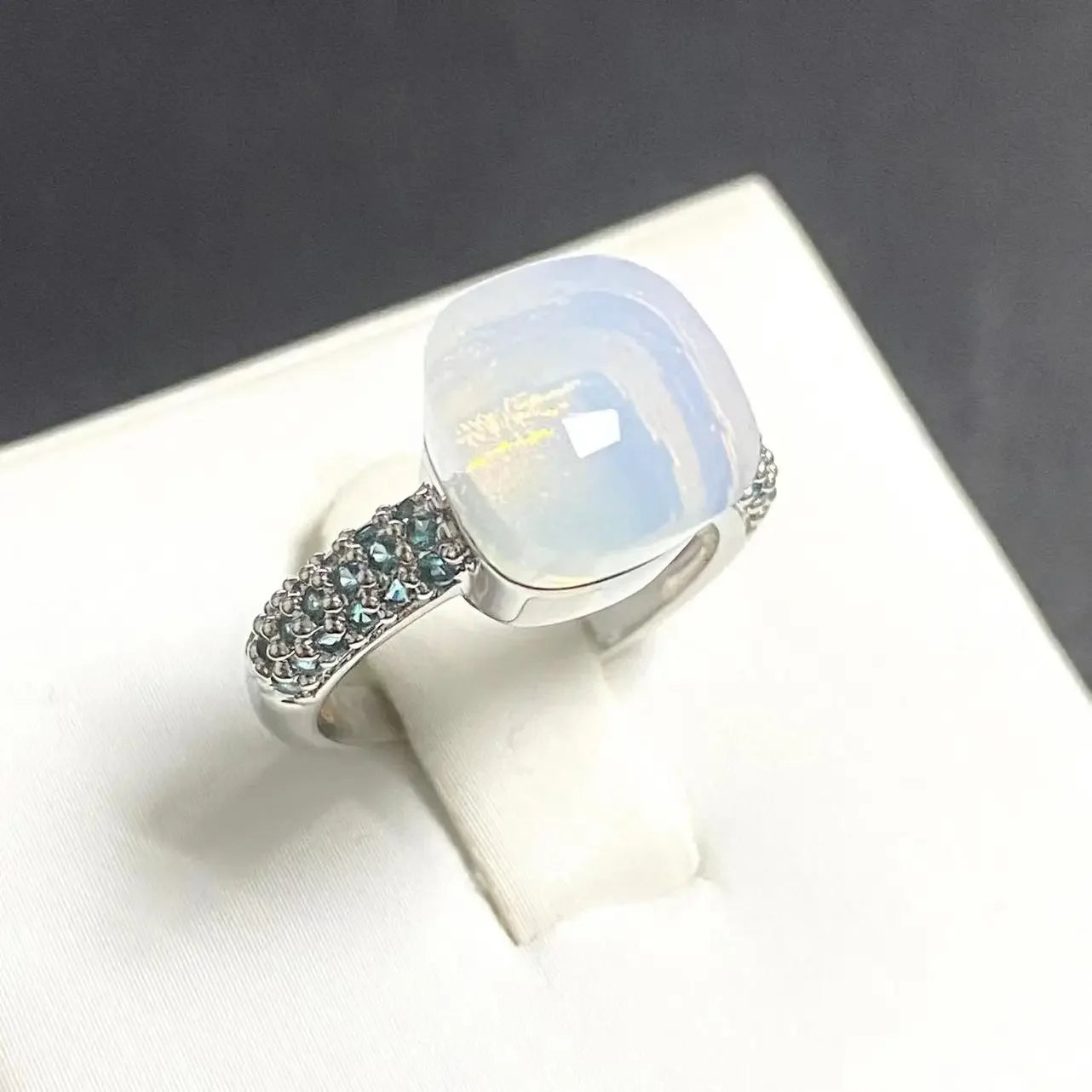 10.6mm Classic Ring for Women Light Blue Zircon Blue Topaz Candy Water Drop Crystal Ring Platinum Plated Jewelry Gift