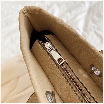 Fashion Make Up Designer Big Women's 2025 New Korean Fashion Casual Large Capacity Shoulder Crossbody Chain Tote Bag