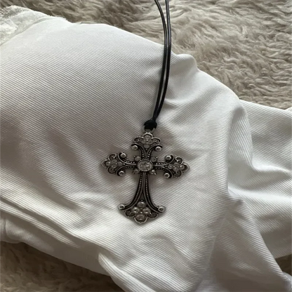Large Detailed Rhinestone Cross Choker Spiral Hippie Necklace Goth Punk Women Fashion Statement Crucifix Charm Jewelry Gift