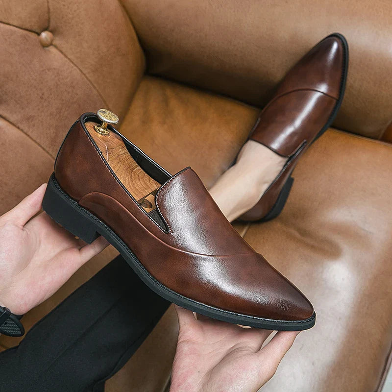 Casual Leather Shoes Large Size Men Business Shoes 2026 New Slip on Pointed leather Loafers Hand Polished Leather Casual Shoes