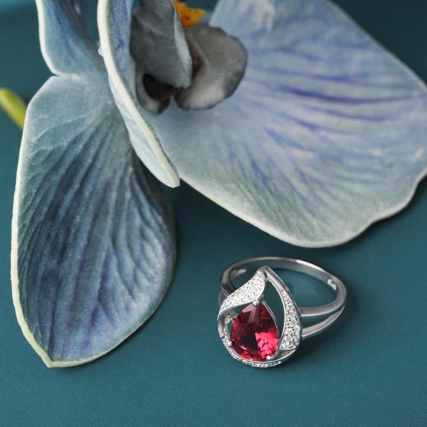 Pear 2.67ct Simulated Nano Emerald Created Ruby 925 Sterling Silver Ring for Women Statement Wedding Gemstone Jewelry