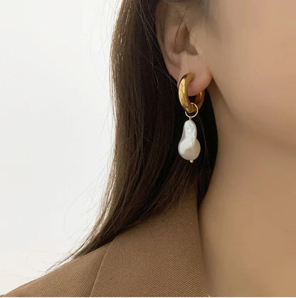 European Retro High-end Asymmetrical Pearl Earrings for Women Titanium Steel Earrings Long Earrings Sassy Earrings Non-fading