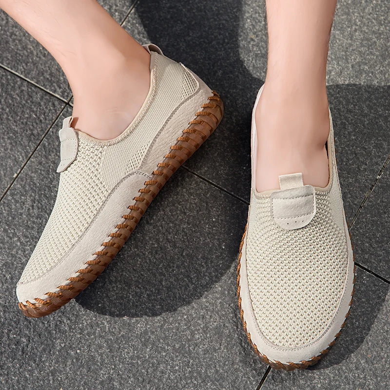 Breathable Men Casual Shoes Lightweight Outdoor Male Walking Shoes Anti-slip Men's Sneakers Slip on Flats Vulcanized Shoes 2025