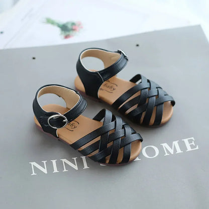 2026 Cross-tied Summer Girls Beach Shoes Classic Black White Pink Roman Sandals Cut-outs Kids Girl Sandals for Children H05144