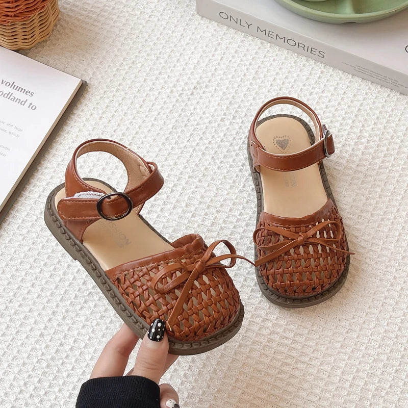 Kids Summer Casual Sandals Sweet Bow Girls Woven Flat Shoes Non-slip Children's Hollow-out Beach Sandals for School Daily Wear