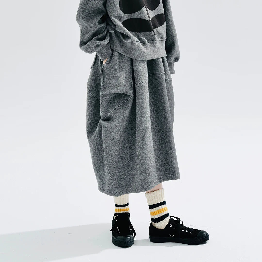 Autumn 2023 new original design Air layer pinched grey skirt loose 234284