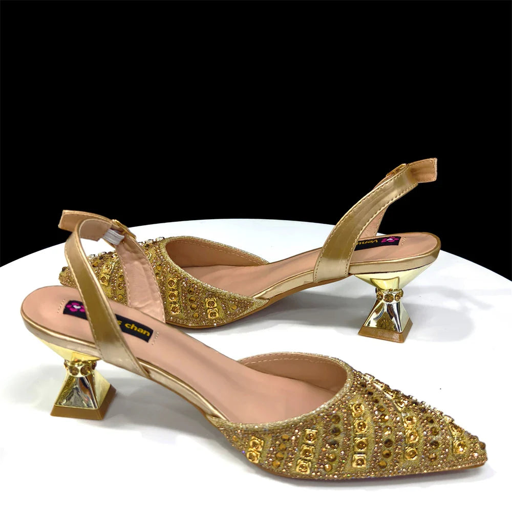 Conjunto de Sapatos e Bolsa Femininos de Salto Alto Elegantes Vermelhos, Populares entre Designers Nigerianos e Senhoras Africanas para Casamento