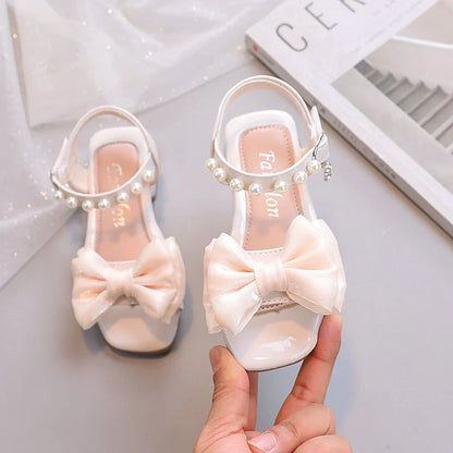 Sweet Girl's Sandals Bowtie Beading Patent Leather Children Sliders Summer Party Elegant Low Heel Black Beige Kids Shoes 26-36