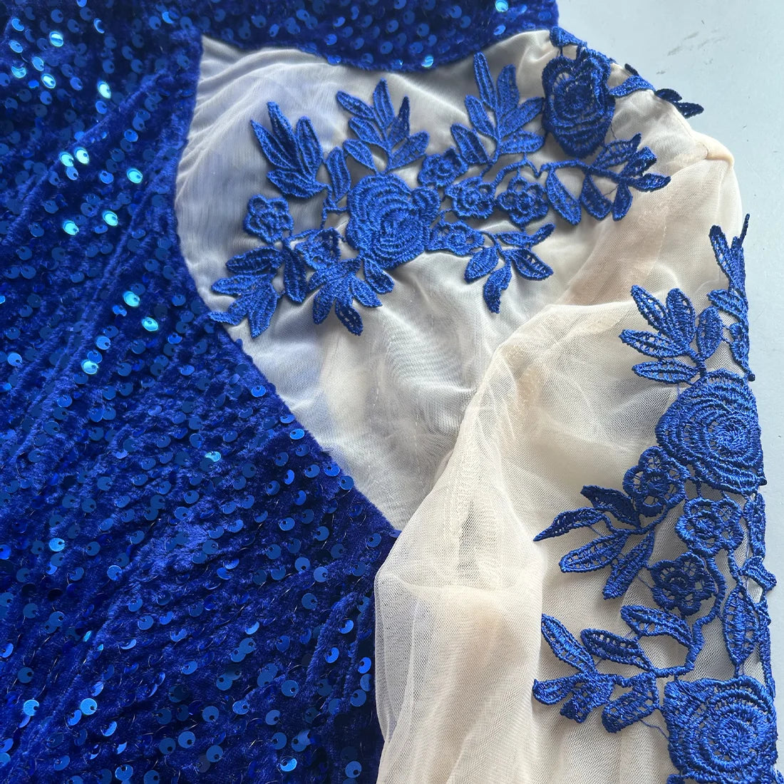 Royal Blue Full Sleeved Lace Floral Sequined Velvet Evening Dress High Neck Hollow Out Long Prom Gown