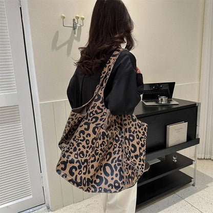 Fashionable and minimalist large bag with soft leather and large capacity shopping bag for women, one shoulder hand-held large b