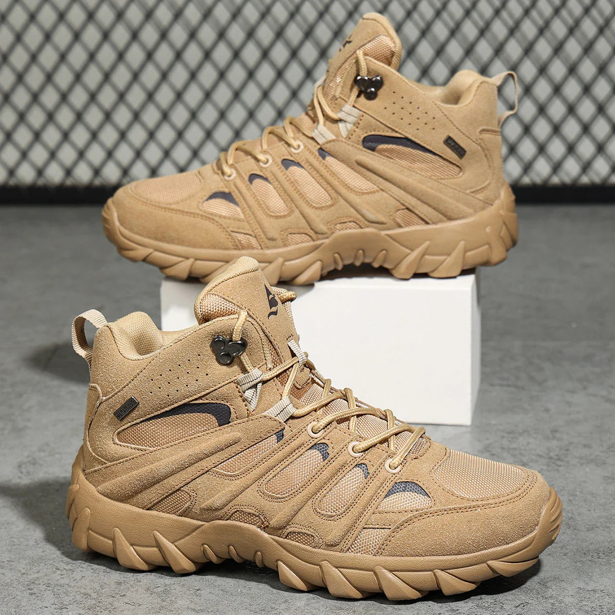 New Men High Quality Leather Boots Fishing Hunting Sneakers Desert Combat Men's Boots Outdoor Hiking Shoes Ankle Boots Work Safe