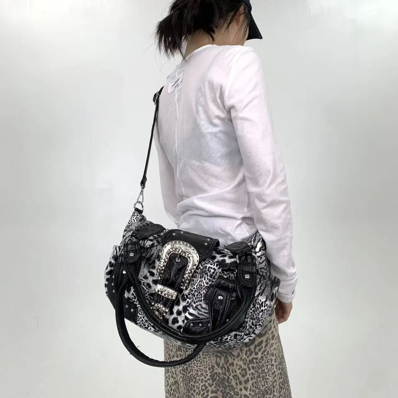 Y2K street personality spicy girl leopard print patchwork tote bag with multiple pockets and rivets retro crossbody handbag