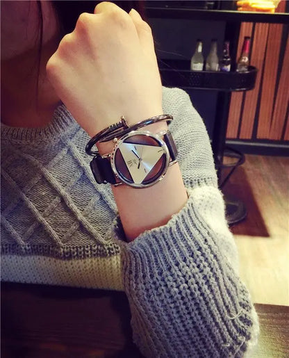 Fashion Simple Triangular Glass Watch Nail Bracelet Set Quartz Watch