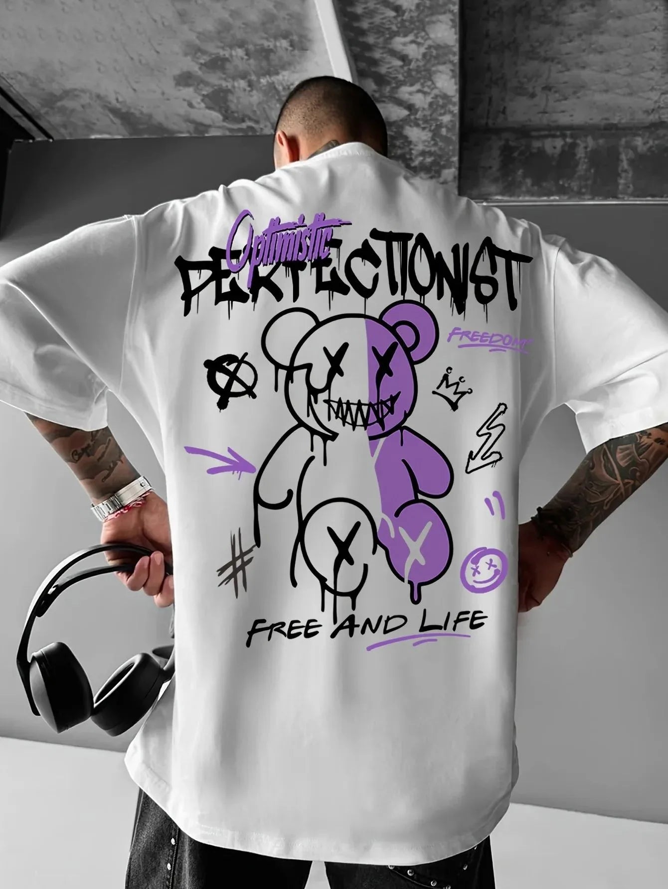 2025 Summer New Men's T-shirt Fashion Letter Bear Print Pattern is a casual and versatile polyester men's T-shirt