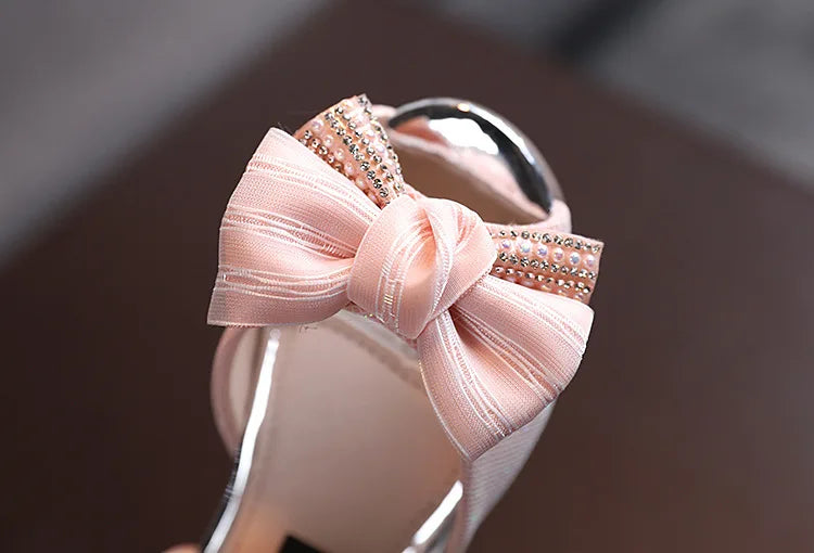 2026 New Children Sandals Rhinestone Bow Wedding Princess Girls Sandal Party Dance Baby Student Flats Kids Performance Shoes