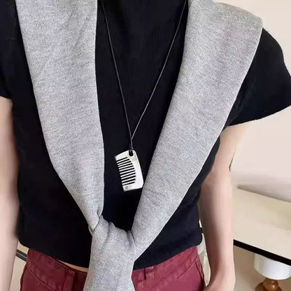 Personality Temperament Comb Pendant Necklace for Women 2024 Trend New Delicate Design Jewelry Fashion Accessories