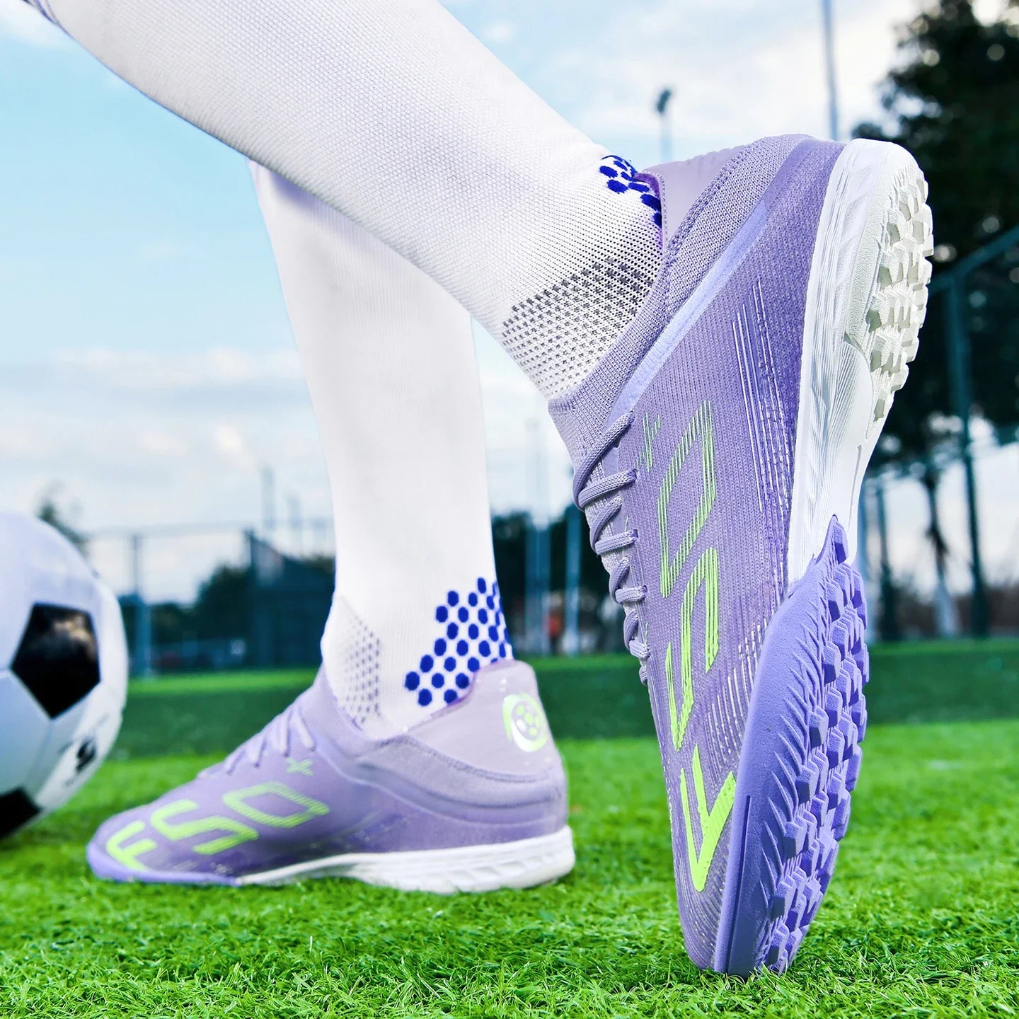 F50+ High Quality Mens Football Boots Boys Training Studded Fast Soccer Cleats Outdoor Non Slip Football Shoes Chuteira Campo