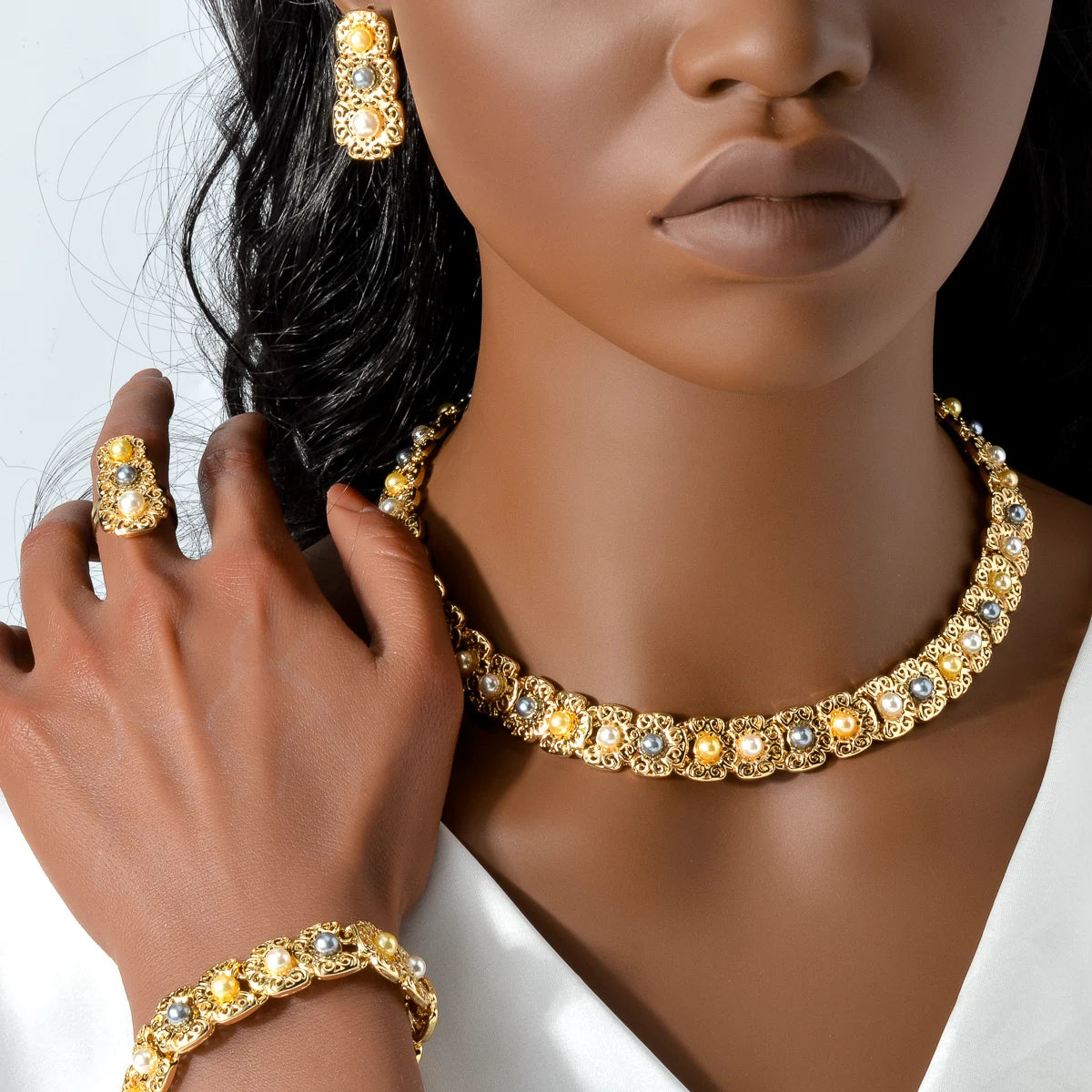 Conjunto de joias de luxo Dubai para mulheres, moderno, colar de pérolas, pulseira, anel, brincos, conjunto de joias banhadas a ouro 18k