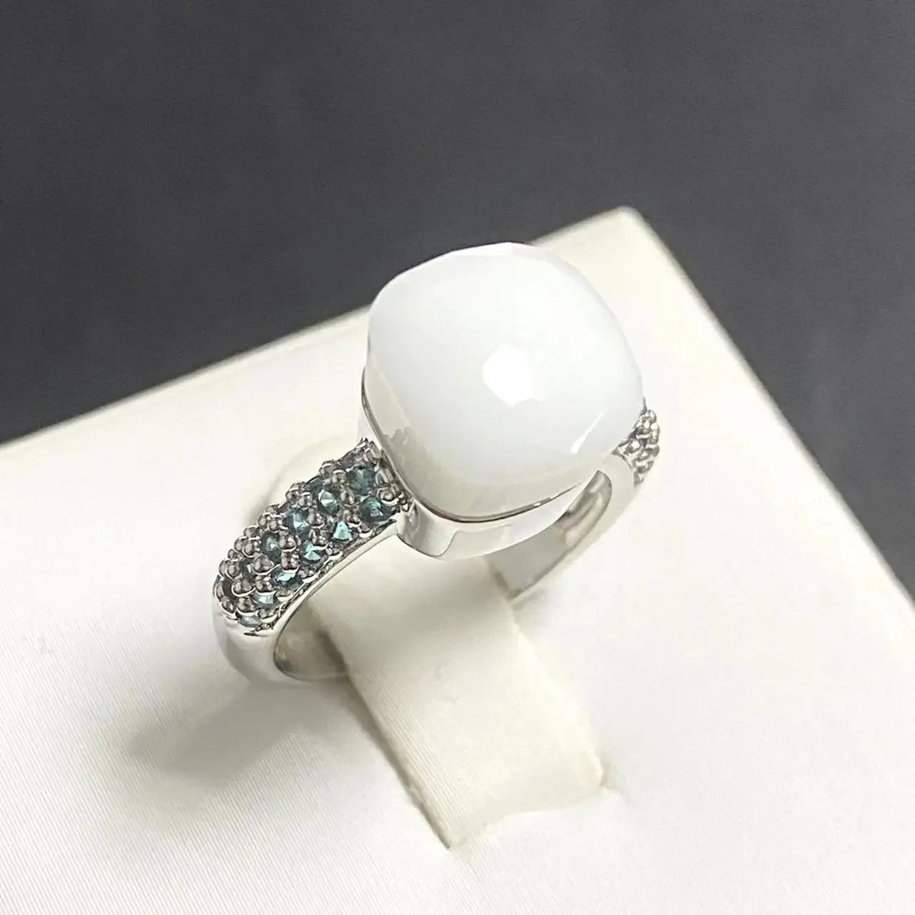 10.6mm Classic Ring for Women Light Blue Zircon Blue Topaz Candy Water Drop Crystal Ring Platinum Plated Jewelry Gift