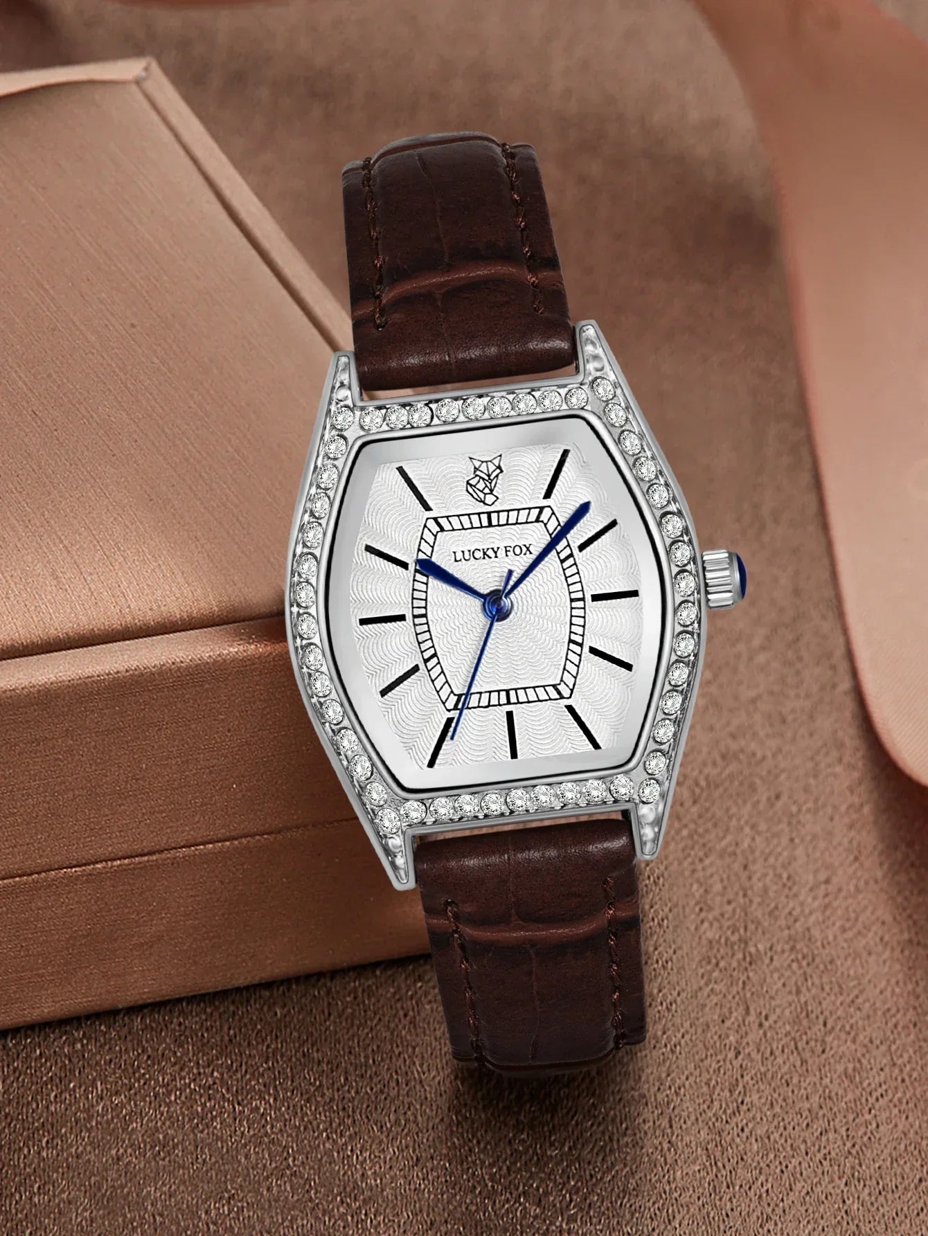 Retro ladies quartz watch barrel-shaped diamond luxury ladies wristwatch fashion watch as a gift
