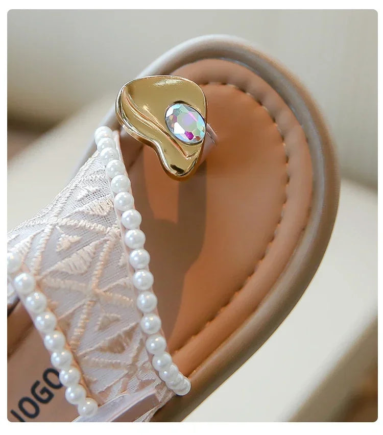 2025 Summer New Children Princess Pearl Cool Slippers for Girl Anti Slip Beach Sandals Toe Covering Casual Versatile Style Flats