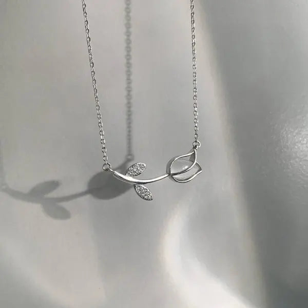 Romantic Cherry Blossoms Flower Necklace For Women Shiny Crystal Zircon Butterfly Flower Pearl Clavicle Chain Girl Party Jewelry