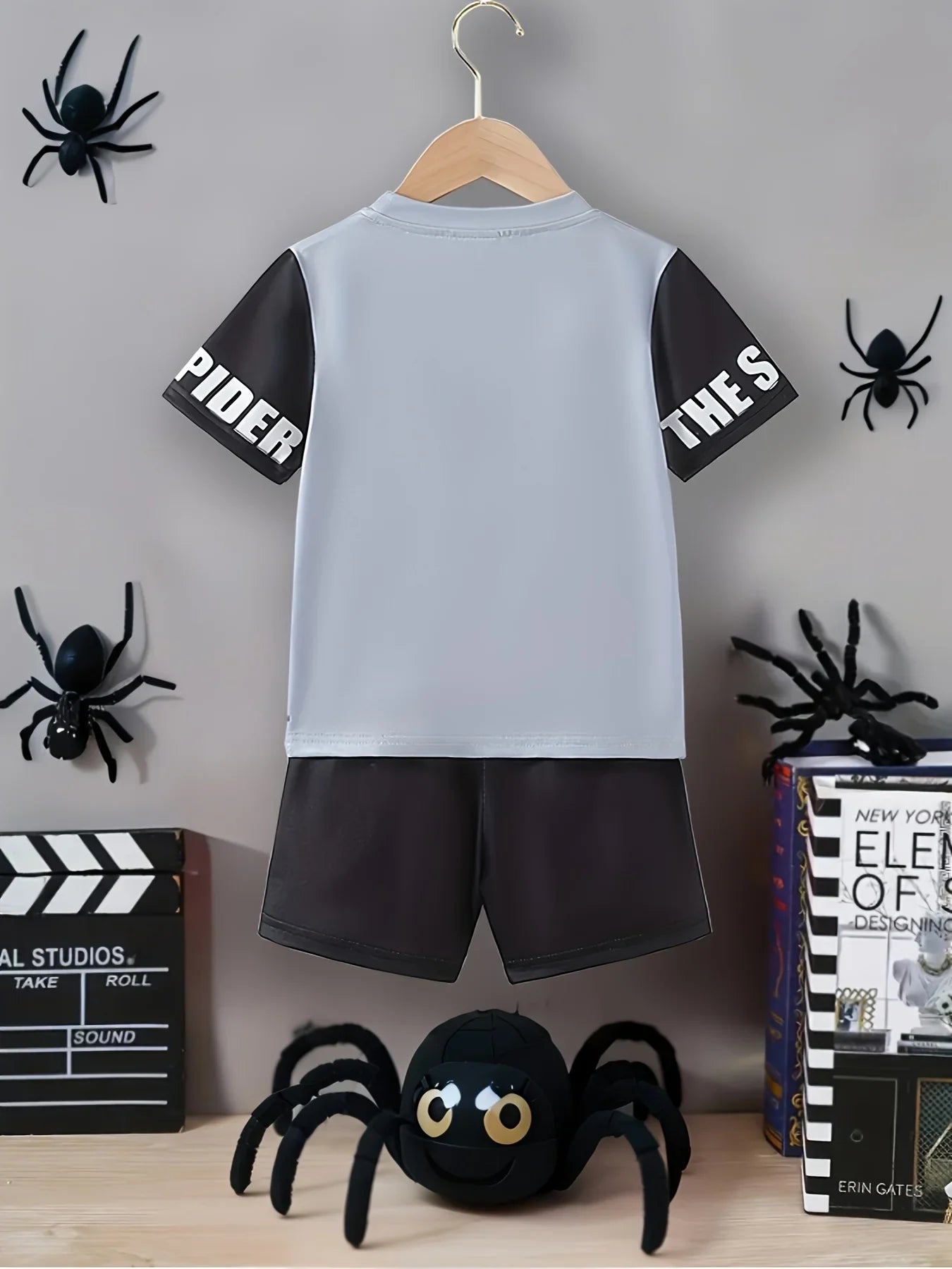 Trendy and Cool Spider Print Comfortable Versatile Casual Summer Boys' Round Neck Short Sleeve T-shirt and Shorts 2pcs Set for O