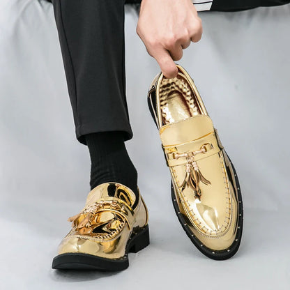 Sapatos Luxuosos de Couro Envernizado Dourado Masculino, Sapatos Oxford, Mocassim com Borla de Grife, Sapatos Sociais Formais Masculinos, Sapatos de Vestir de Moda, Negócios