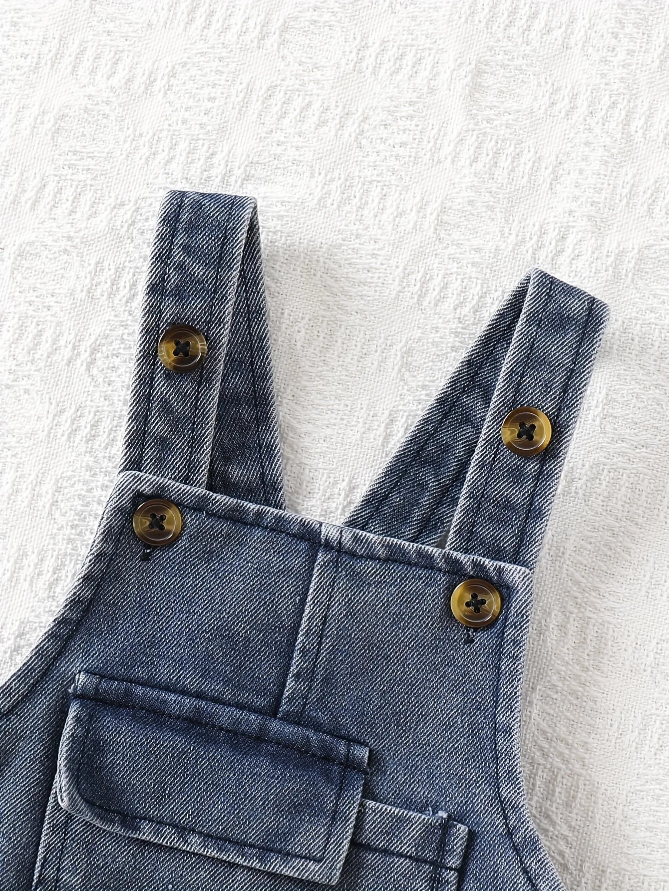 Two-Piece Set for Baby Boys: Casual and Versatile Style for Spring and Summer, Featuring a Striped Round-Neck Short-Sleeve Top and Stylish Pocket Overalls