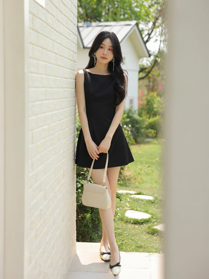 French Black Sleeveless Mini Dress Women Summer Slim Fit A-Line One-Shoulder Strap Dress Petite Elegant Casual Vacation Outfit